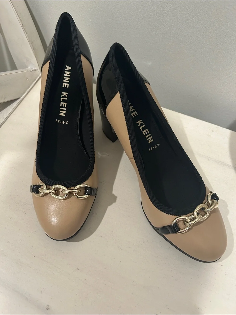 Anne Klein Flex Tan and Black Block Shiny Heels Pumps with Chain Accent